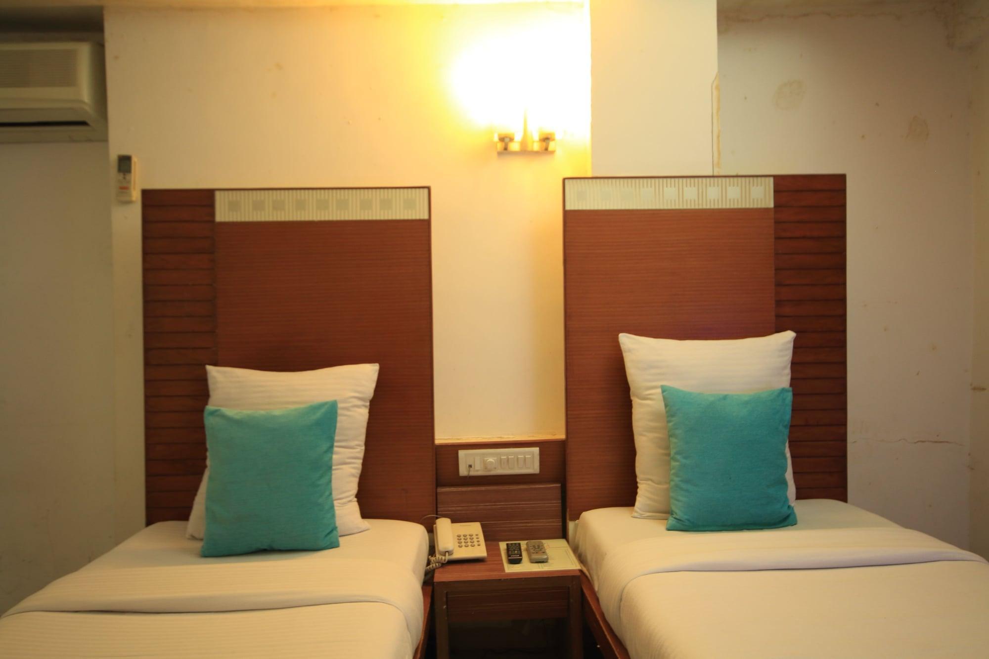 Fabhotel Kadamb Inn Ahmedabad Exterior foto