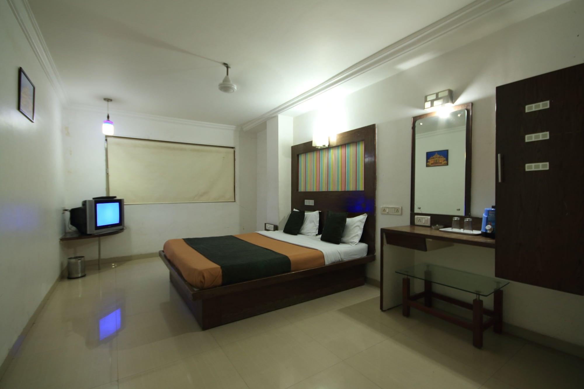 Fabhotel Kadamb Inn Ahmedabad Exterior foto