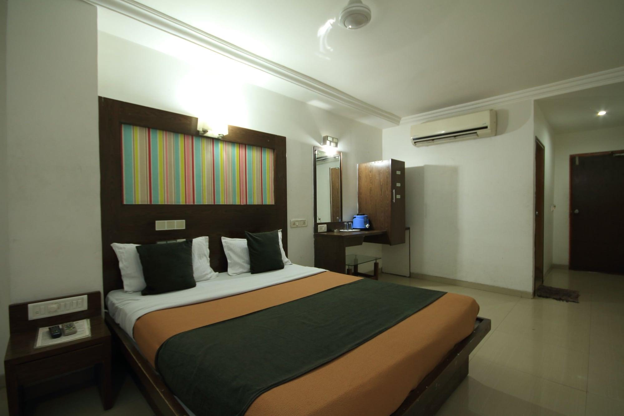 Fabhotel Kadamb Inn Ahmedabad Exterior foto