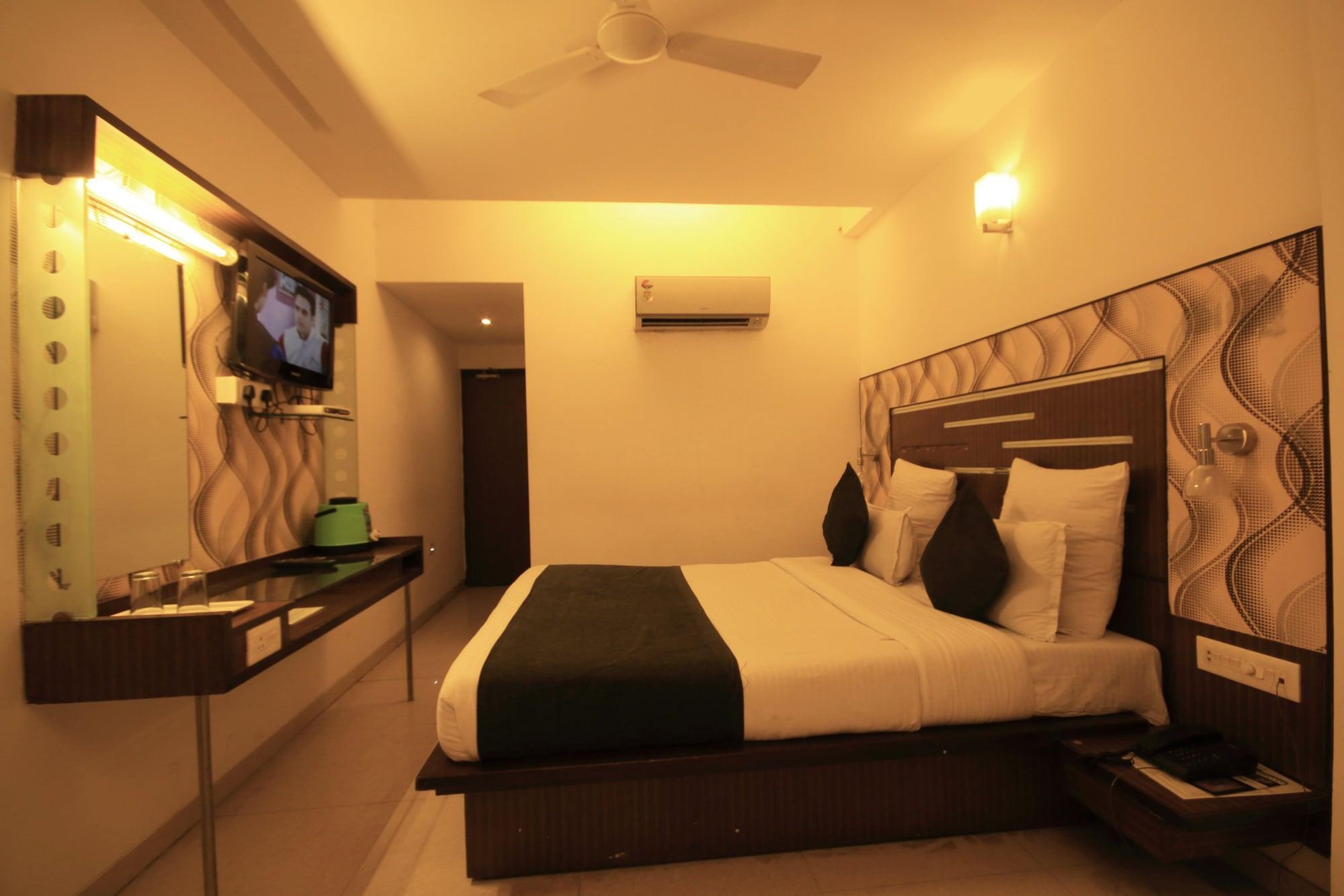 Fabhotel Kadamb Inn Ahmedabad Exterior foto