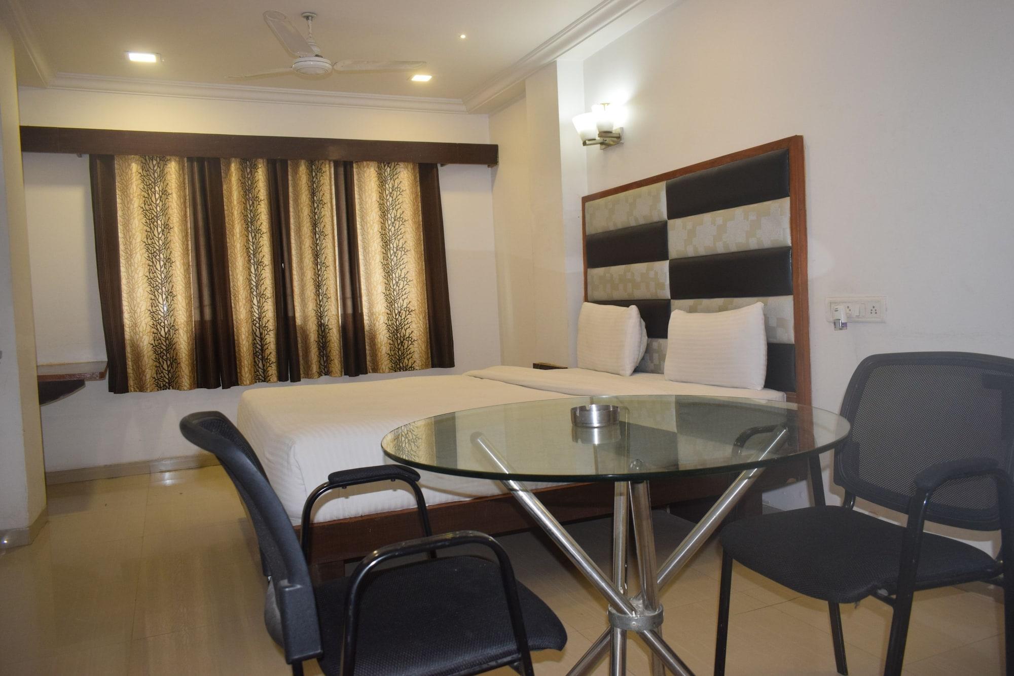Fabhotel Kadamb Inn Ahmedabad Exterior foto