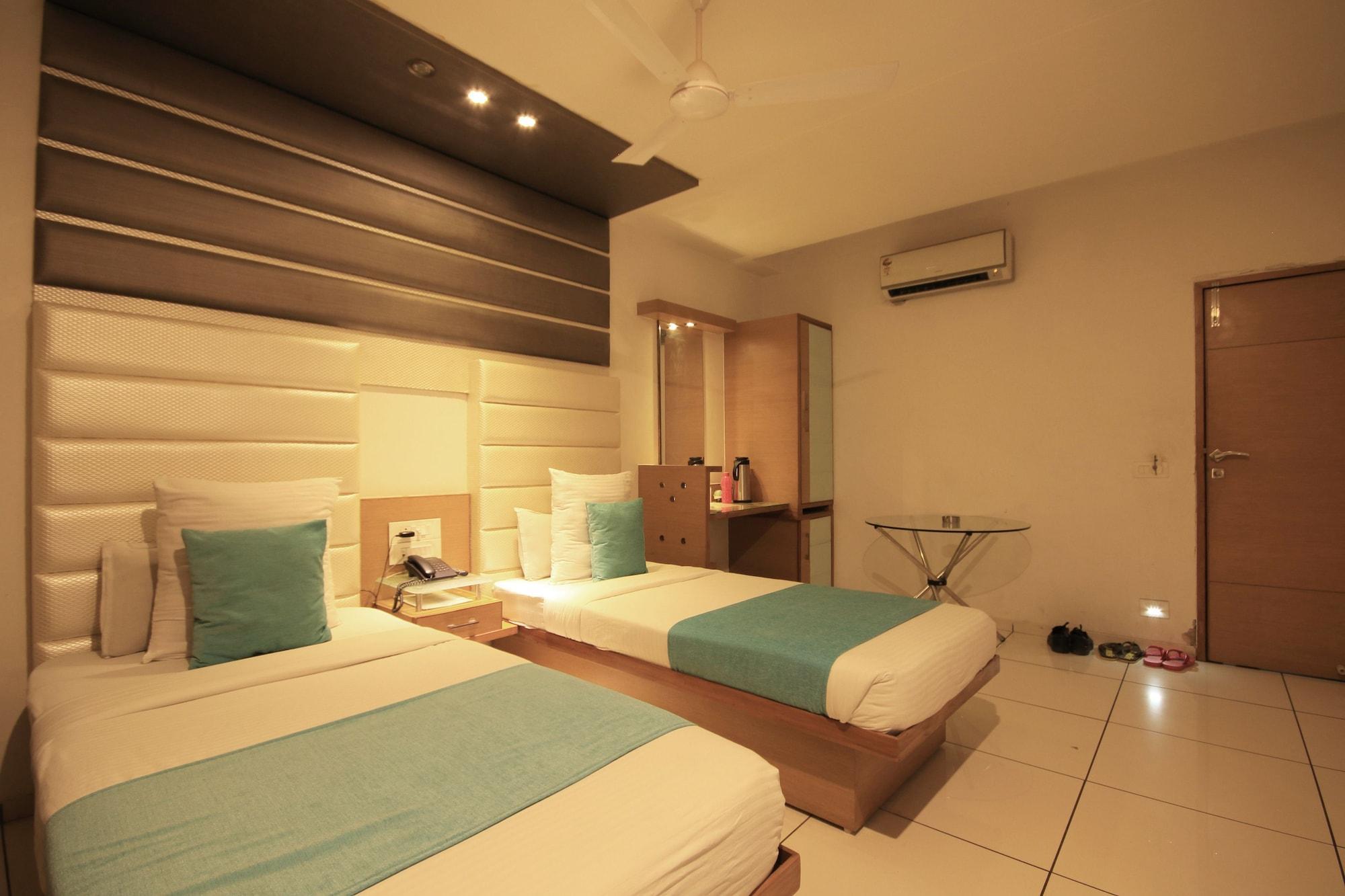 Fabhotel Kadamb Inn Ahmedabad Exterior foto