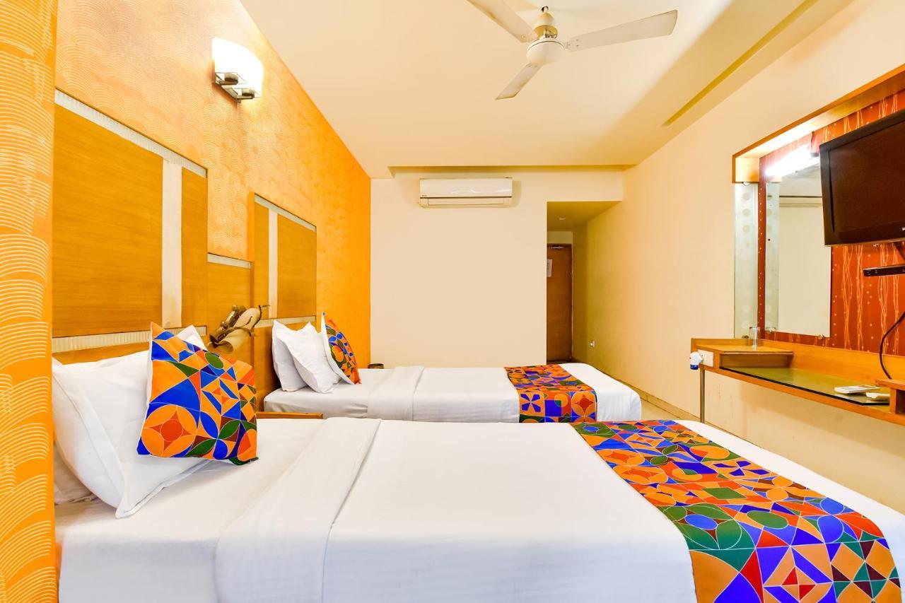 Fabhotel Kadamb Inn Ahmedabad Exterior foto